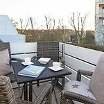 Carlotta S Beachroom