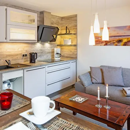 Carlotta S Beachroom Apartment