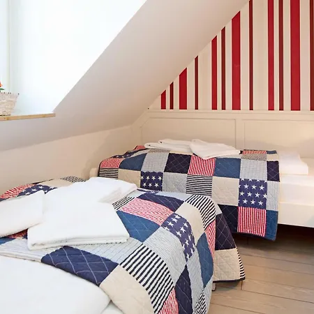 Carlotta S Beachroom Apartment *