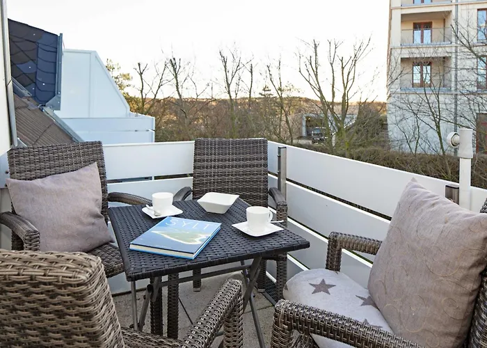 Carlotta S Beachroom